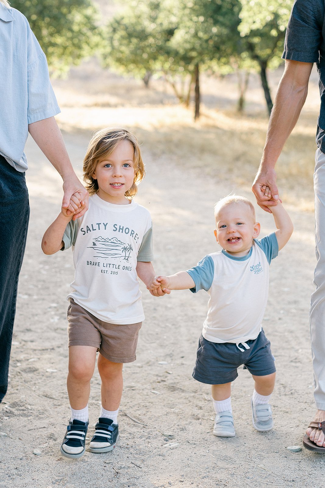 HendersonFamily2025_AllieSilkwoodPhoto-7_websize.jpg