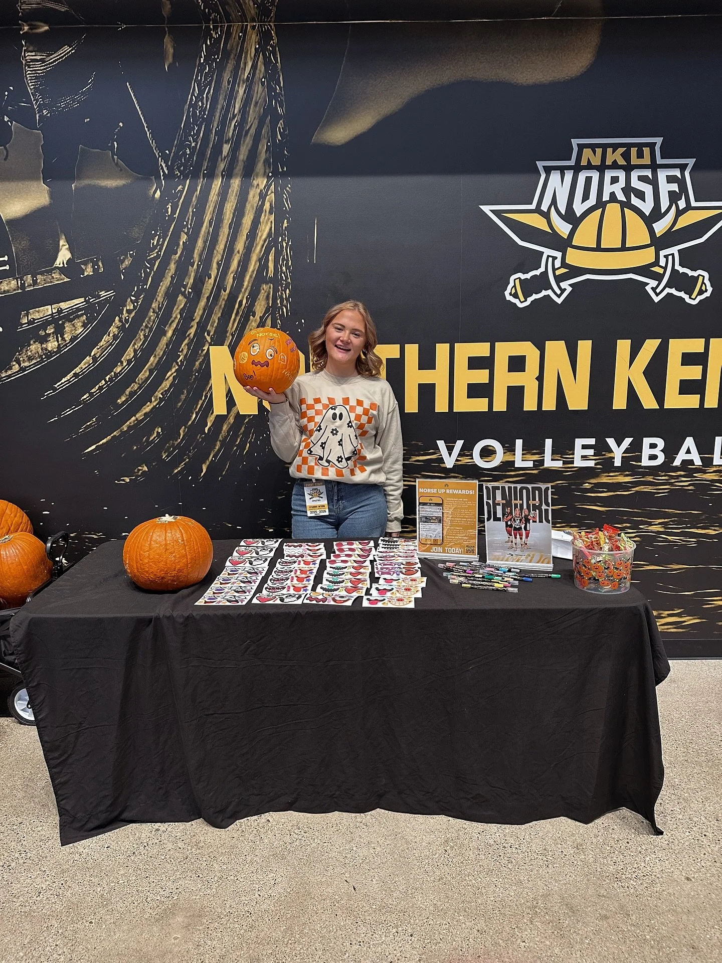 2nd to last volleyball game 🥲 ft. my pumpkin 🎃 
&bull;
&bull;
&bull;
#fyp #explorepage #volleyball #volleyballphotographer #sportsmedia