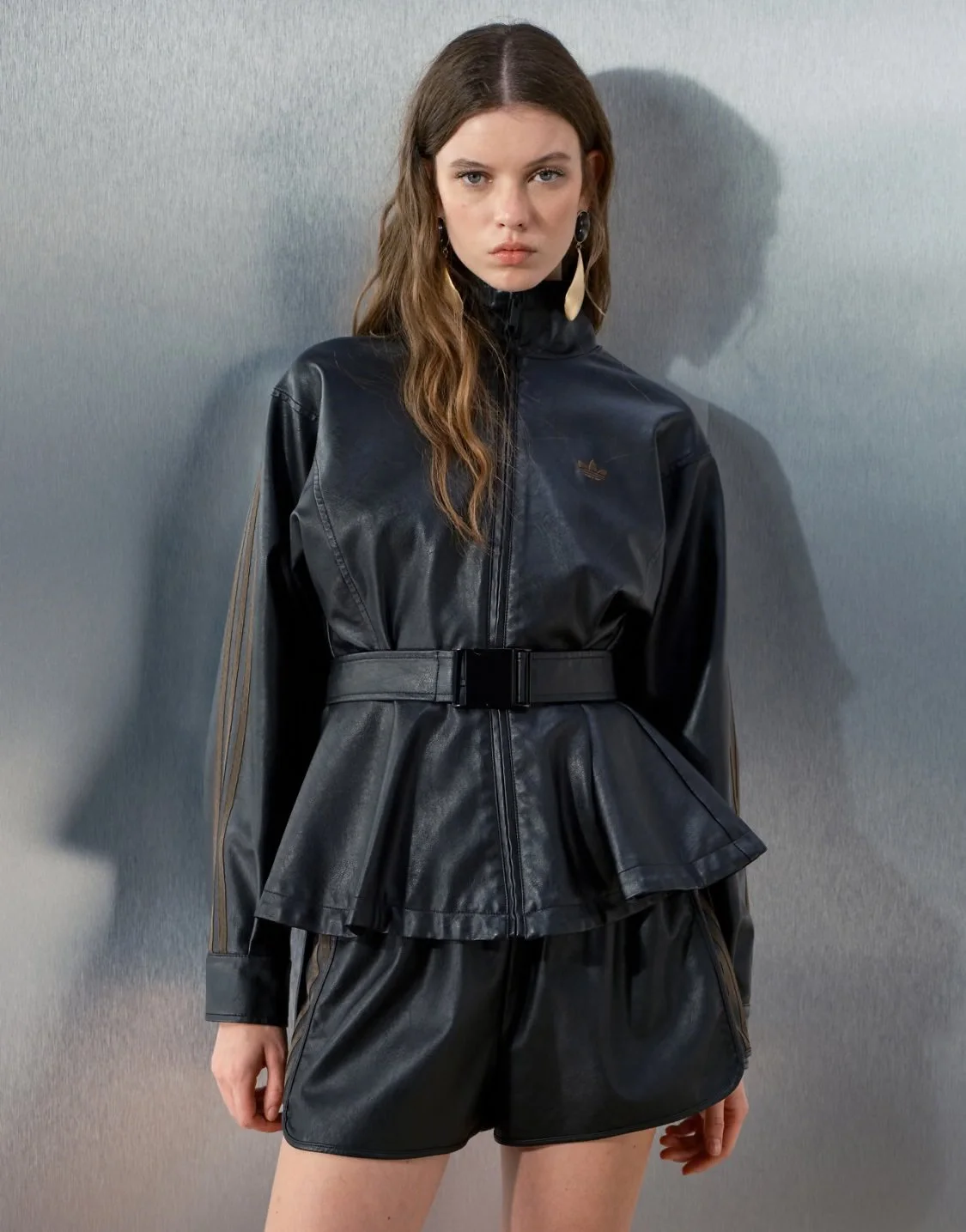 211263202-1-black.jpg