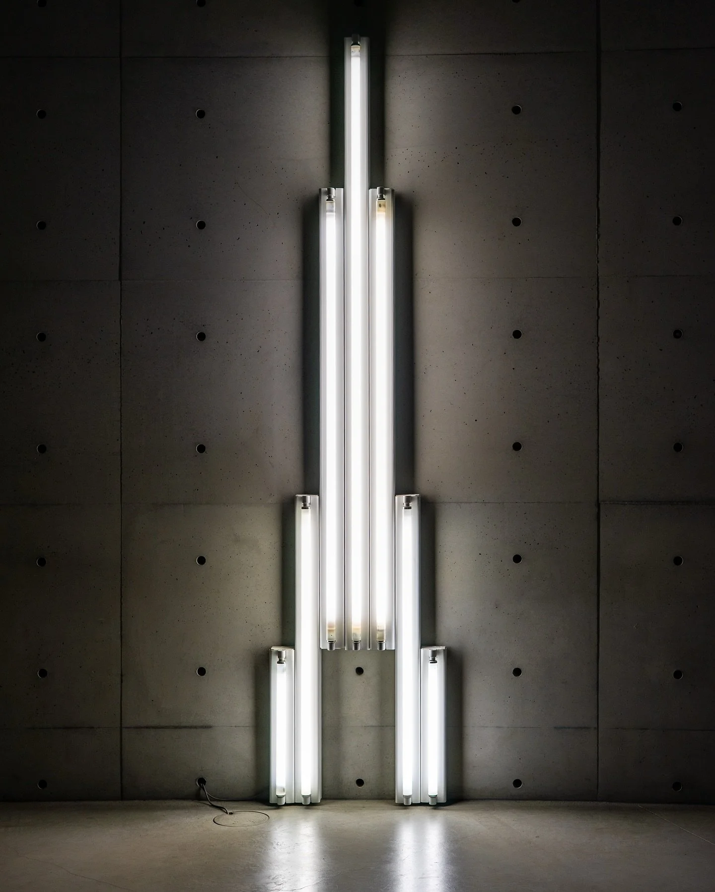 Merry Christmas 
2025
-
-
-
-
Dan Flavin
@dan.flavin 
@boursedecommerce 
@ordovasgallery 
-
-
-
#merrychristmas #tree #neon #boursedecommercepinaultcollection #ordovasgallery #danflavin #lightworks #christmas #sculpture #contemporsryart