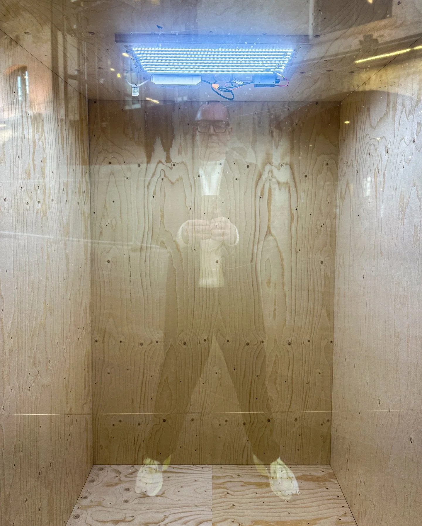 Self Emerging
14032026
-
-
-
-
-
-
-
#selfportrait #photography #liminal #mirror #lightart #illusion #fineart #minimalism #postminimalism #abstractart #material #csm #mafa