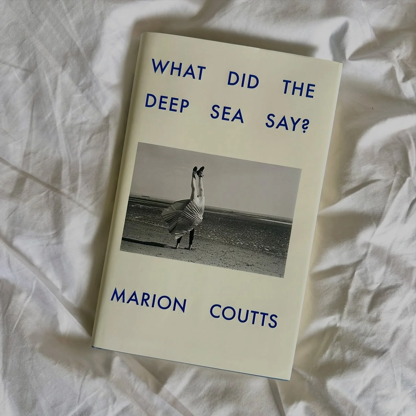 Transfixed 
What did the deep sea say?
Marion Coutts
-
-
-
-
-
#marioncoutts #sea #literature #horizon #absence #silence #wonder #fineart #ambivalence