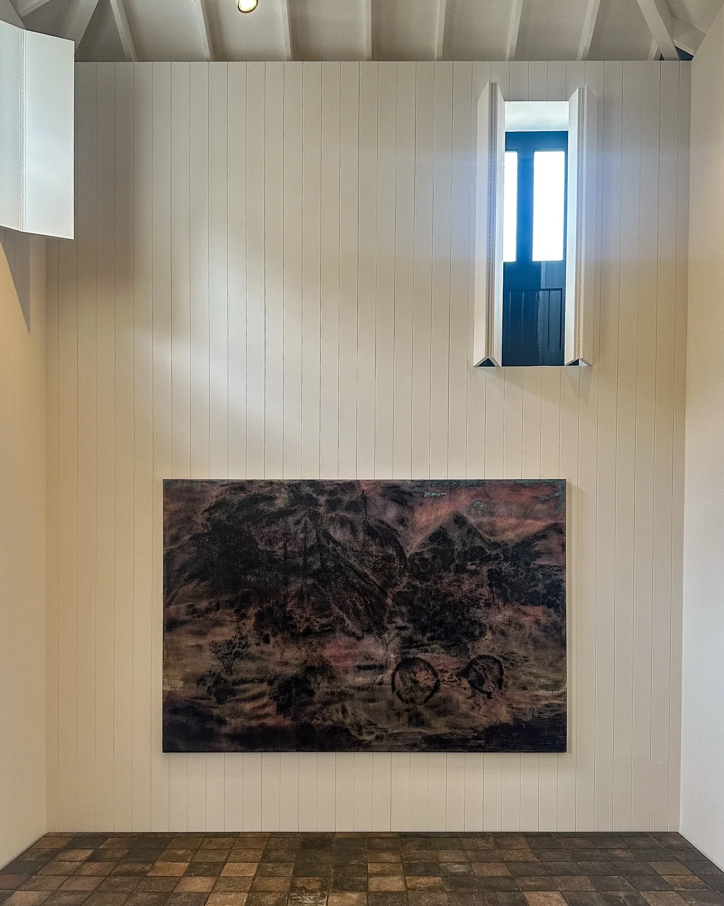 It felt connected to me&hellip;
@tramp.s 
@lisson_gallery 
@palmer.gallery 
-
-
-
-
-
#palmergallery #lissongallery #trampsgallery #marcusleotaud #rodneygraham