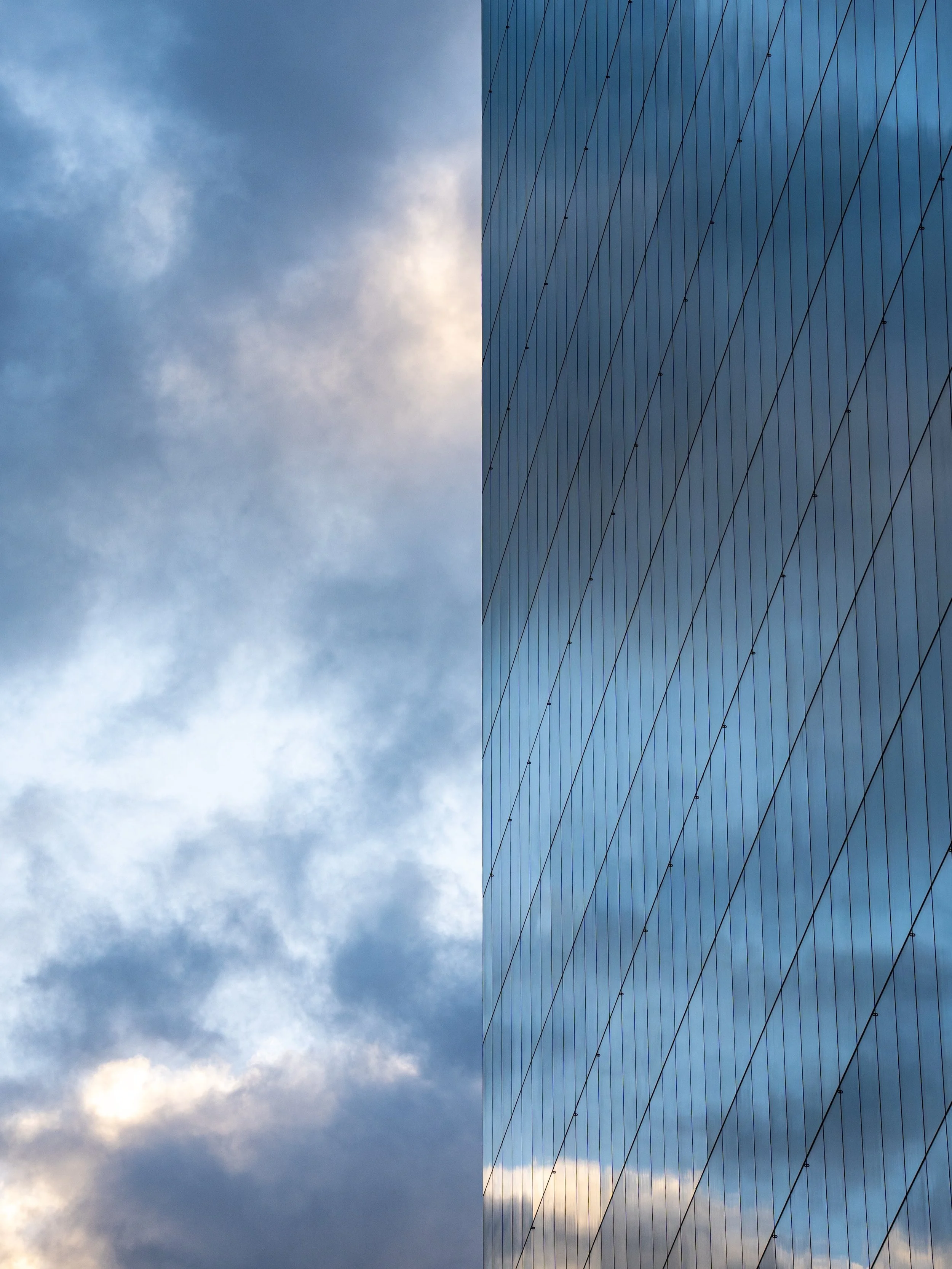 Looking up
London 31052026
-
-
-
-
-
#londonphotography #cityscape #photographer #architecture #londonart