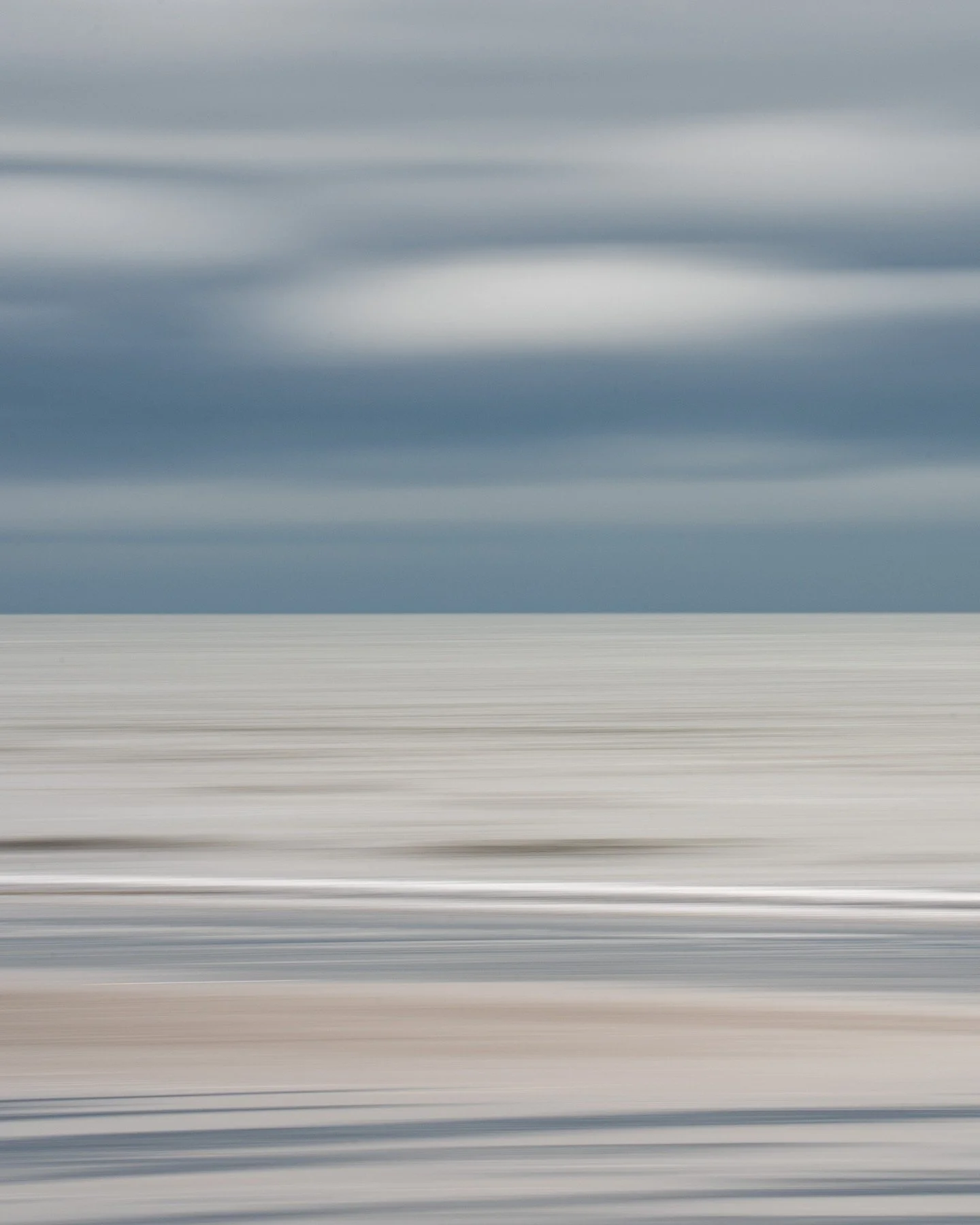Llanaber, September 2026.

Losing the horizon in its own reflection.

#Llanaber #AbstractPhotography #ContemporaryPhotography #Horizon #Wales