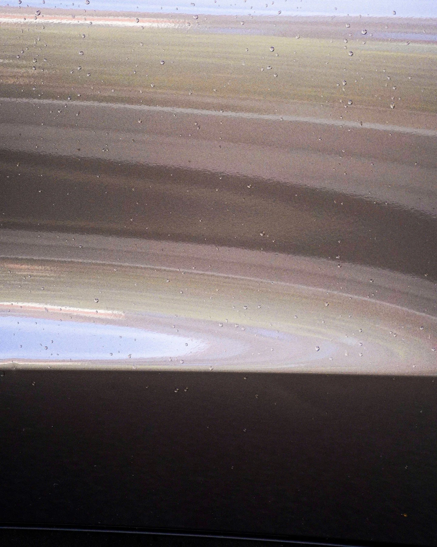 Bodywork. Surface.

#AbstractPhotography #Reflections #PhotographicAbstraction #FineArtPhotography #ContemporaryPhotography