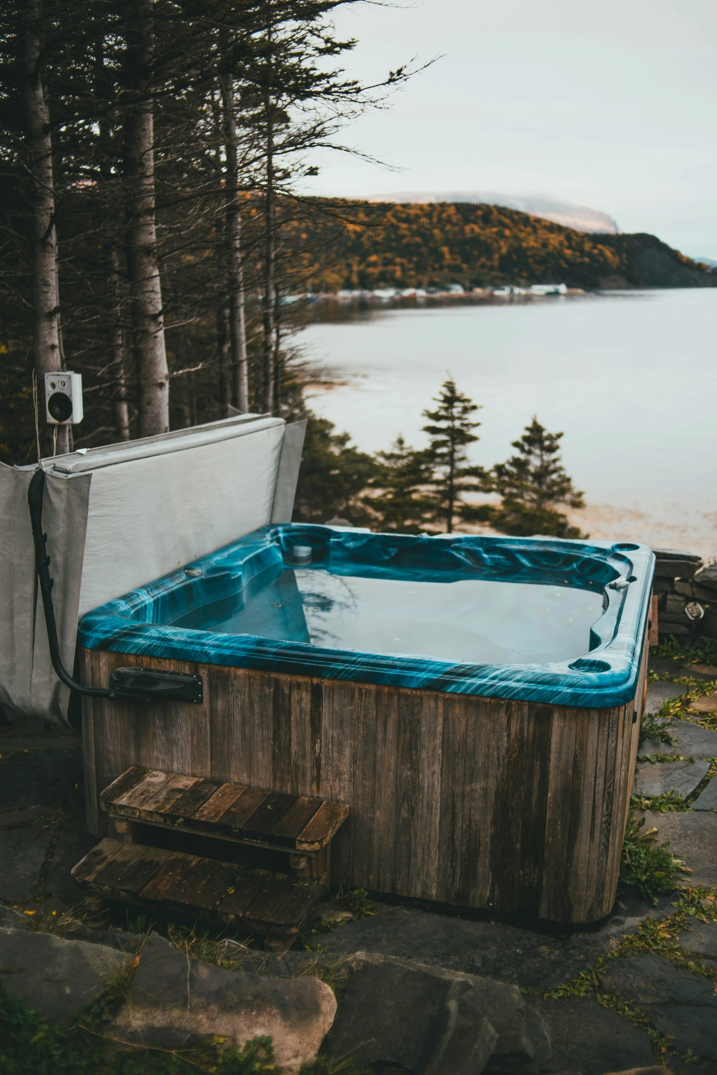 erik-mclean-3KZ2zIcV0g8-unsplash.jpg