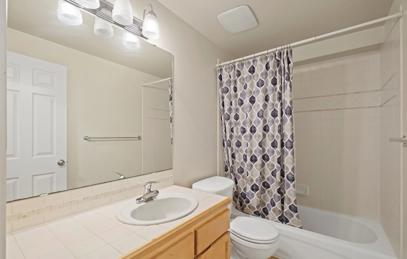 443 NE Ravenna Blvd Unit #B, Seattle, WA 98115 17.jpeg