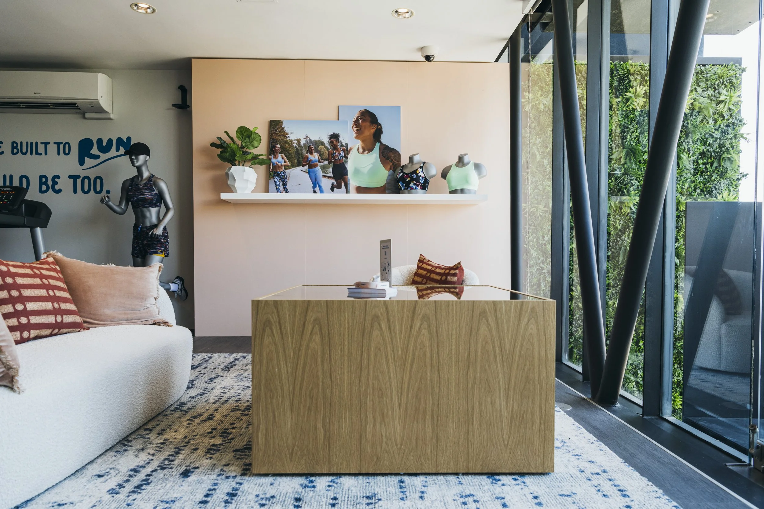 F23_LA Pop-UP_S015575 (1).jpg