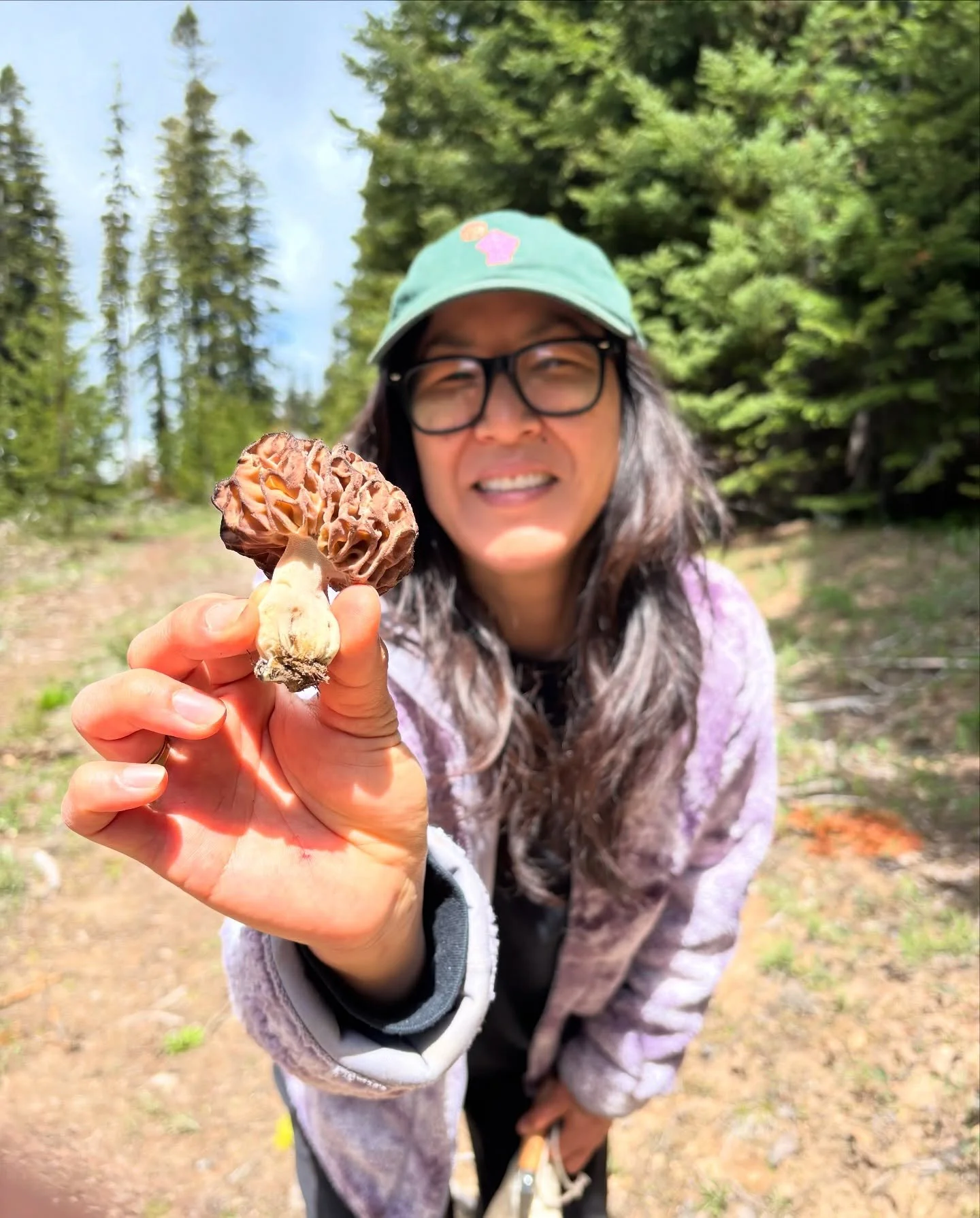 Life lately! 🍄&zwj;🟫

1. Morels! 
2. Morel miso risotto (vegan)
3. Homegrown peony/Bai Shao 🌸
4. Wildflowers w Ramona🌻
5. Studypalooza! @portlandstate w @judymyongacupuncture 
6. ❤️&zwj;🔥❤️&zwj;🔥❤️&zwj;🔥#taiyanglife
7. Winner of @alist_pdx mic