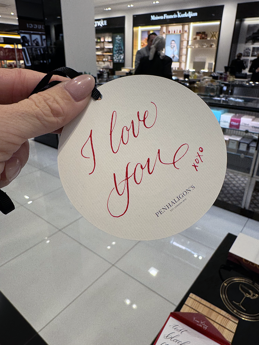 I love you xoxo in beautiful luxe calligraphy