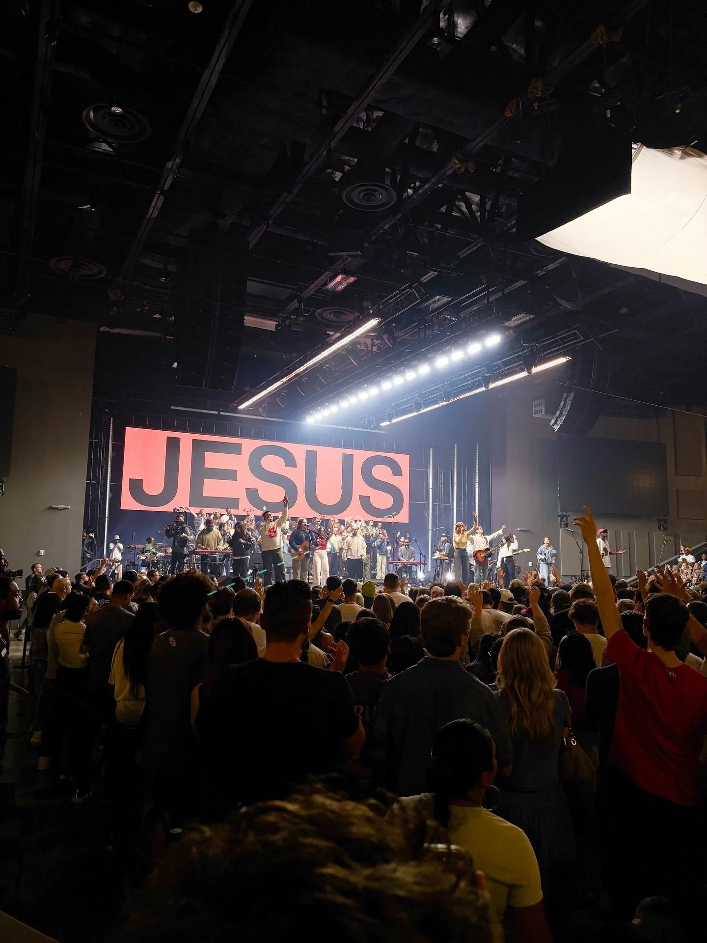 Now that So Be It is out, I can&rsquo;t help but think back to the night of the live recording during my internship. One of those moments you don&rsquo;t forget. Jesus was in the room that night! Such a privilege to witness it. 🧡

#jesus #worship #f