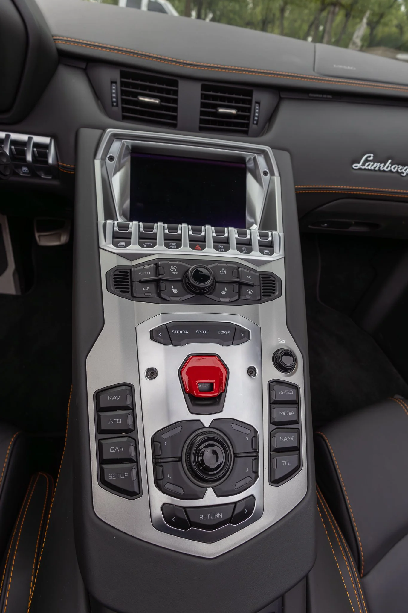 lamborghini aventador-158.jpg