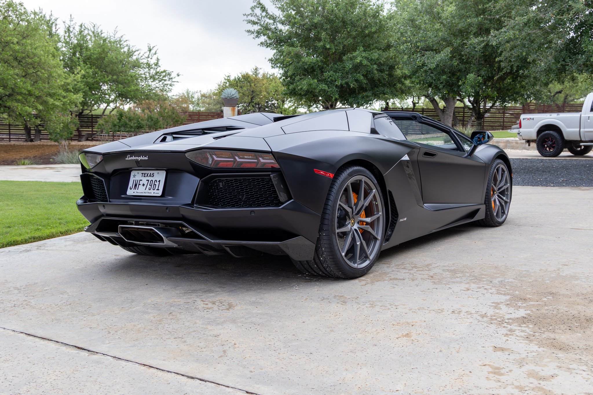 lamborghini aventador-19.jpg