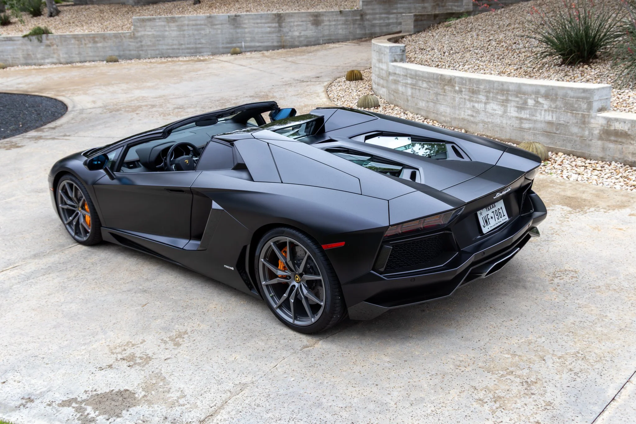 lamborghini aventador-27.jpg