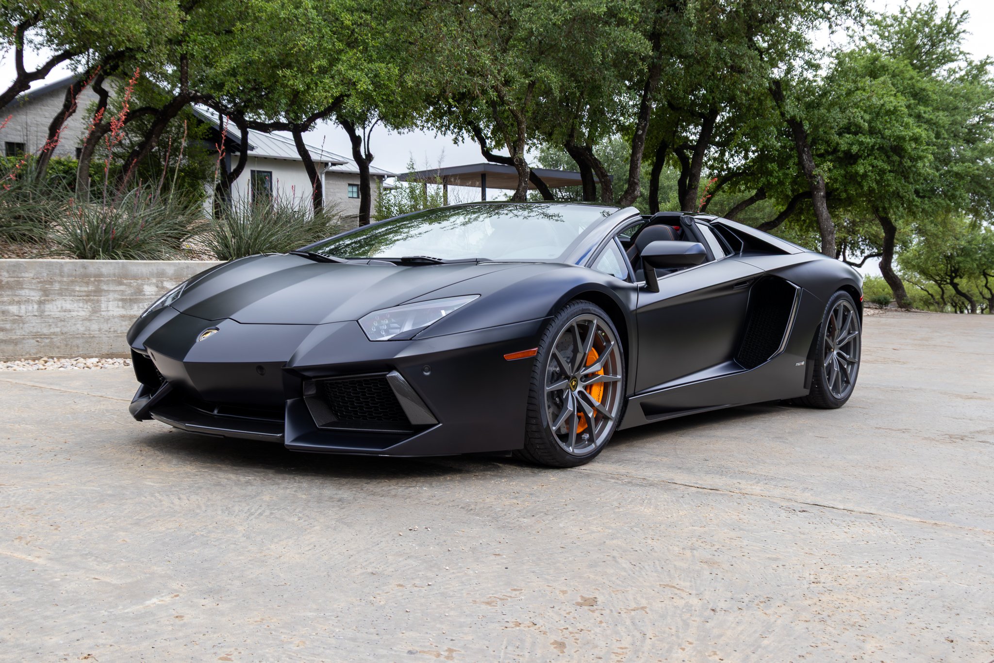 lamborghini aventador-1.jpg