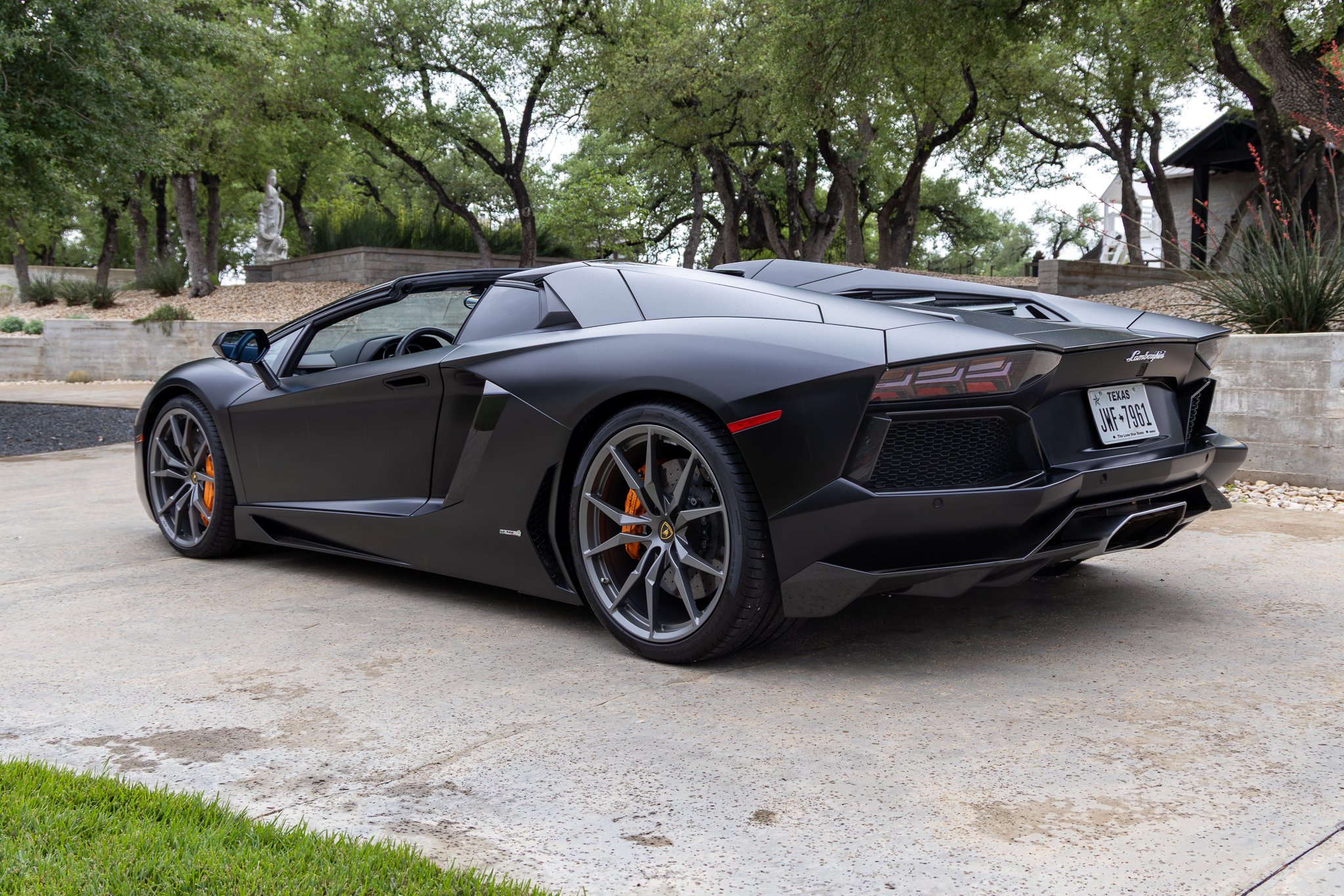 lamborghini aventador-25.jpg