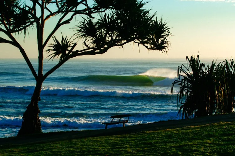 burleigh-heads-wave-Andrew_SHield.jpg