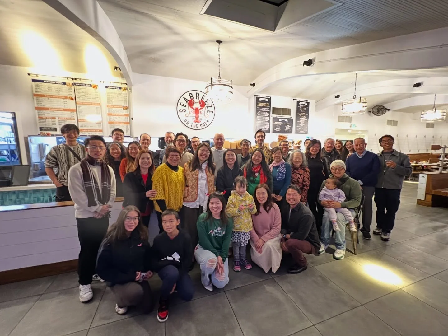 ❄️On Tuesday, the Oakland Chinatown Chamber staff, board, and loved ones gathered for our annual Holiday Party at Seabreeze on the Dock (@seabreezeonthedock). The evening was filled with festive cheer as we caught up with one another over hearty bowl