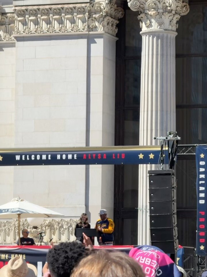 ⛸️On Thursday we celebrated with the rest of the city ALYSA LIU @alysaxliu ! Oakland got down for our super local gold medalist Olympian and our Oakland Chinatown pride. It was also amazing to see so much Oakland energy and representation in so many 