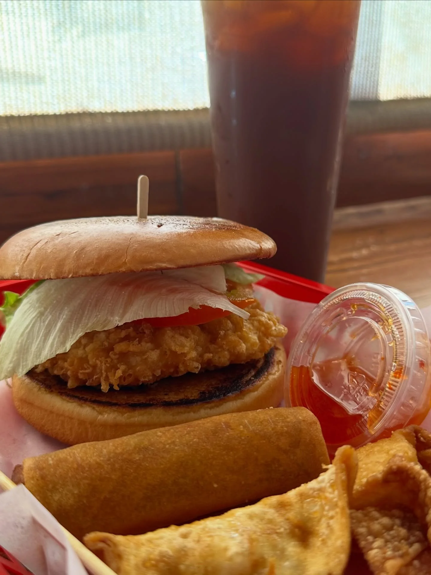 🥐You may know Alice Street Bakery @alicestbakery for its incredible cakes and Chinese pastries but did you know they have delicious sandwiches? For Oakland Restaurant Week they have a $15 combo meal! 

Choose from the shrimp burger, beef burger, fis