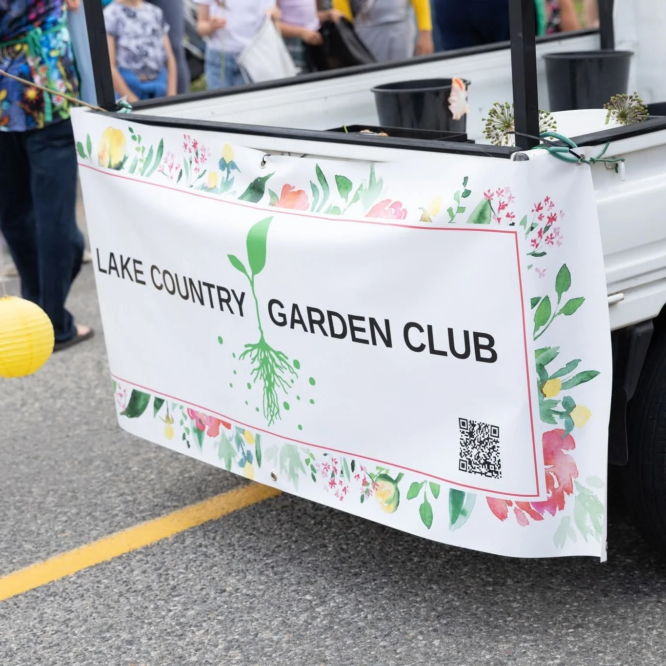 A fun day in Oyama! Big thanks to everyone that participated and came out to support such a great community event. The garden club had the prettiest patio in the hood! Patio Lanterns was this years theme, and buckets of flowers supplied by members we