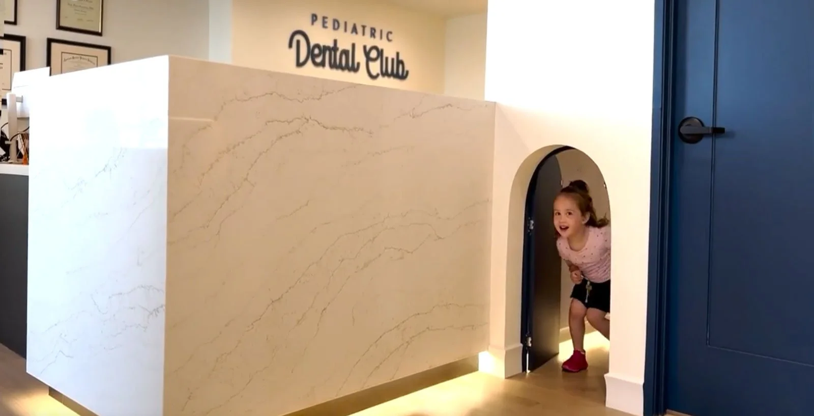 Transition zone for therapy dog and children