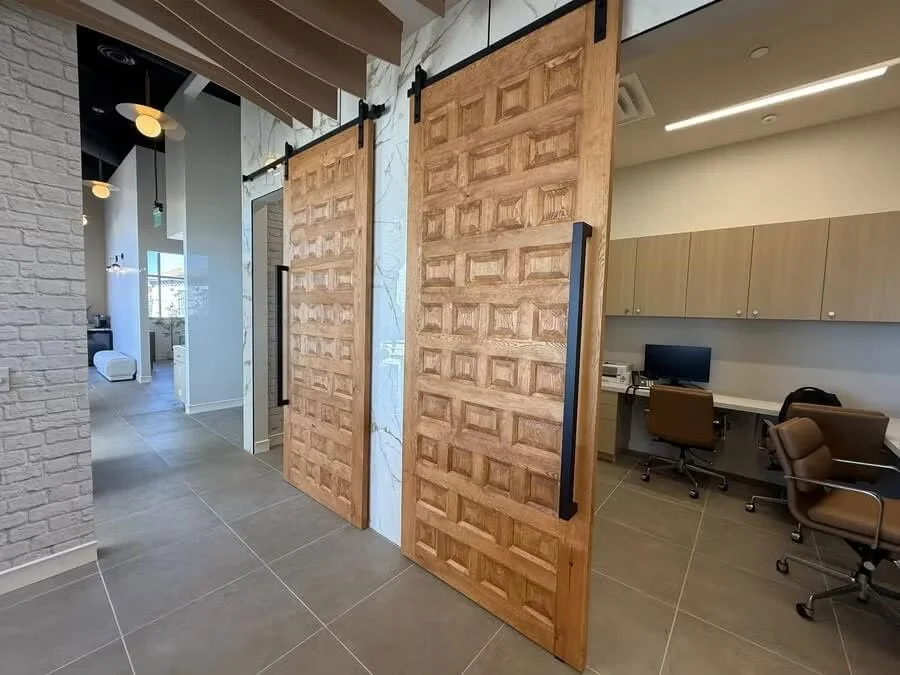 Custom doors separating patient and team zones