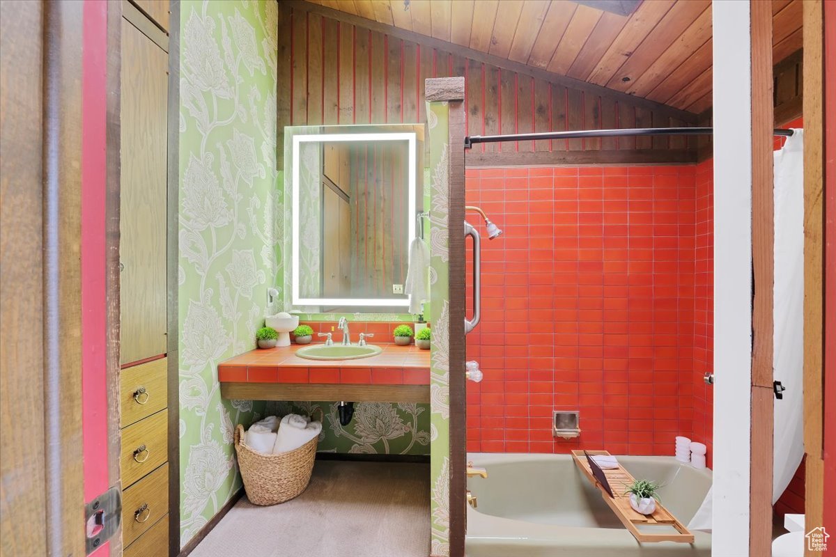 Primary Bath.jpeg
