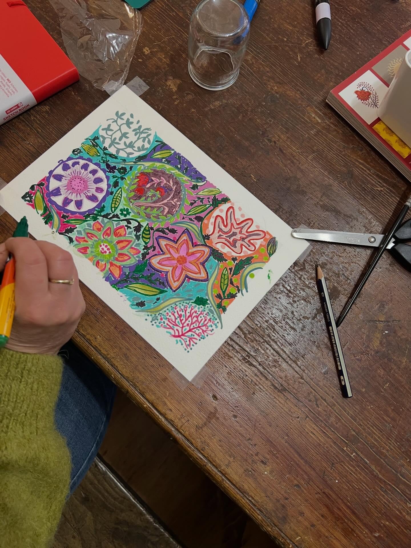 Les ateliers cr&eacute;atifs sur le th&egrave;me du Motif que j&rsquo;ai anim&eacute; samedi dernier &agrave; @pimaa.angouleme se sont vraiment bien pass&eacute;s ! 
C&rsquo;est un plaisir de voir vos cr&eacute;ations &eacute;merger de la feuille bla