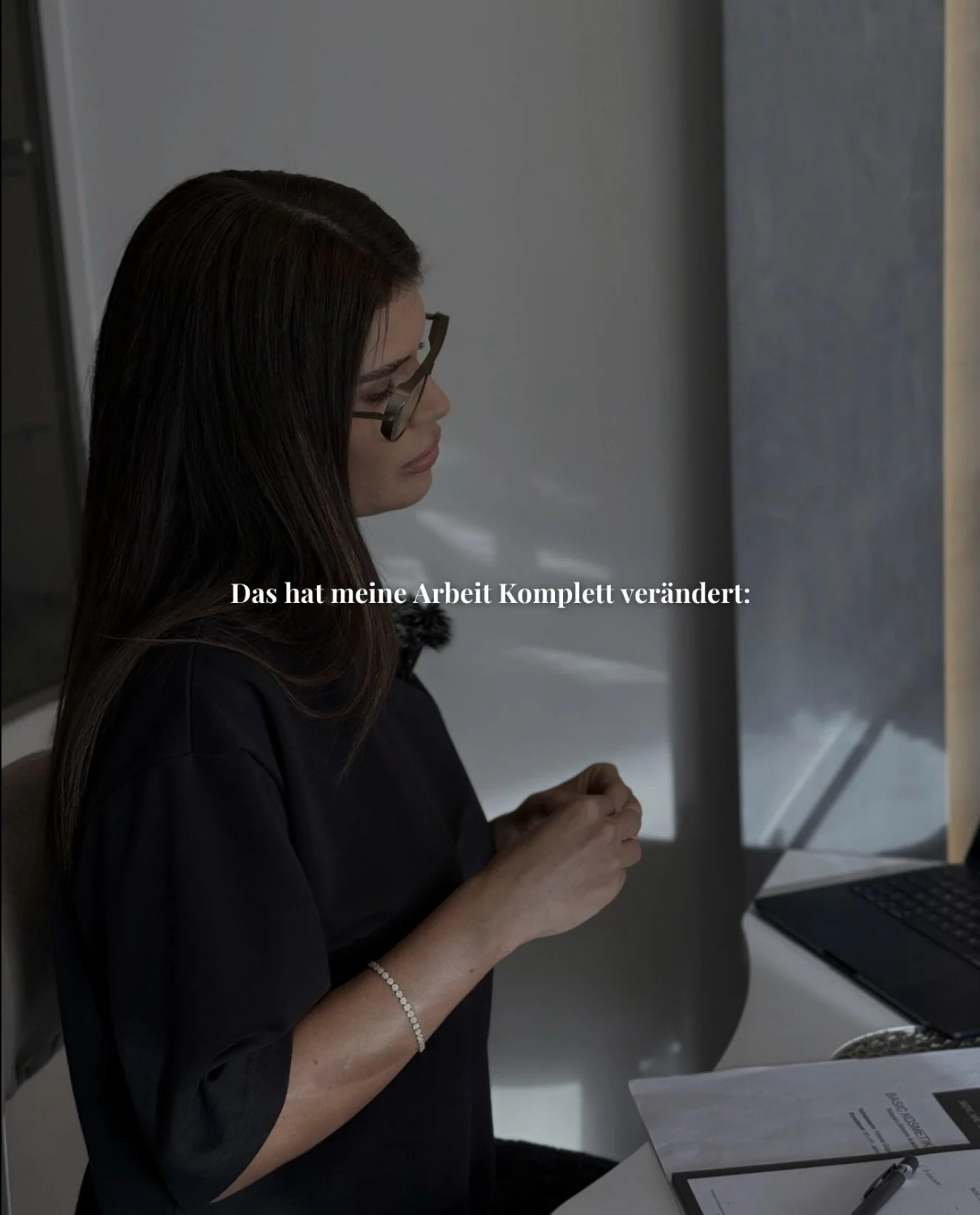 Man denkt am Anfang, es geht nur darum, Behandlungen durchzuf&uuml;hren&hellip;

doch irgendwann kommt der Punkt, an dem man versteht:
Es geht um so viel mehr.

✨ Verst&auml;ndnis f&uuml;r Haut
✨ Verst&auml;ndnis f&uuml;r Ursachen
✨ Verst&auml;ndnis 