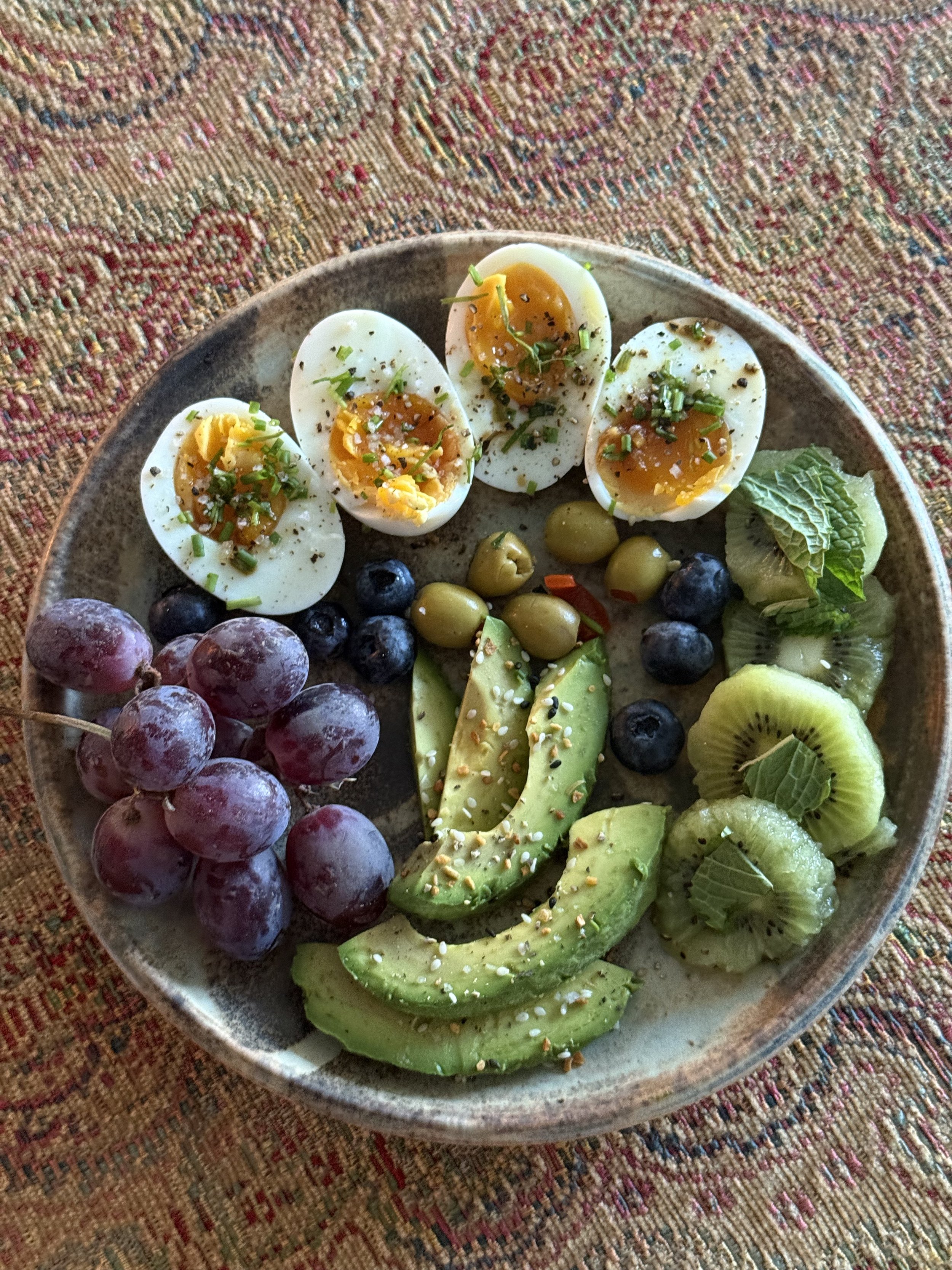 Close-up of a peeled orange showing its juicy segments