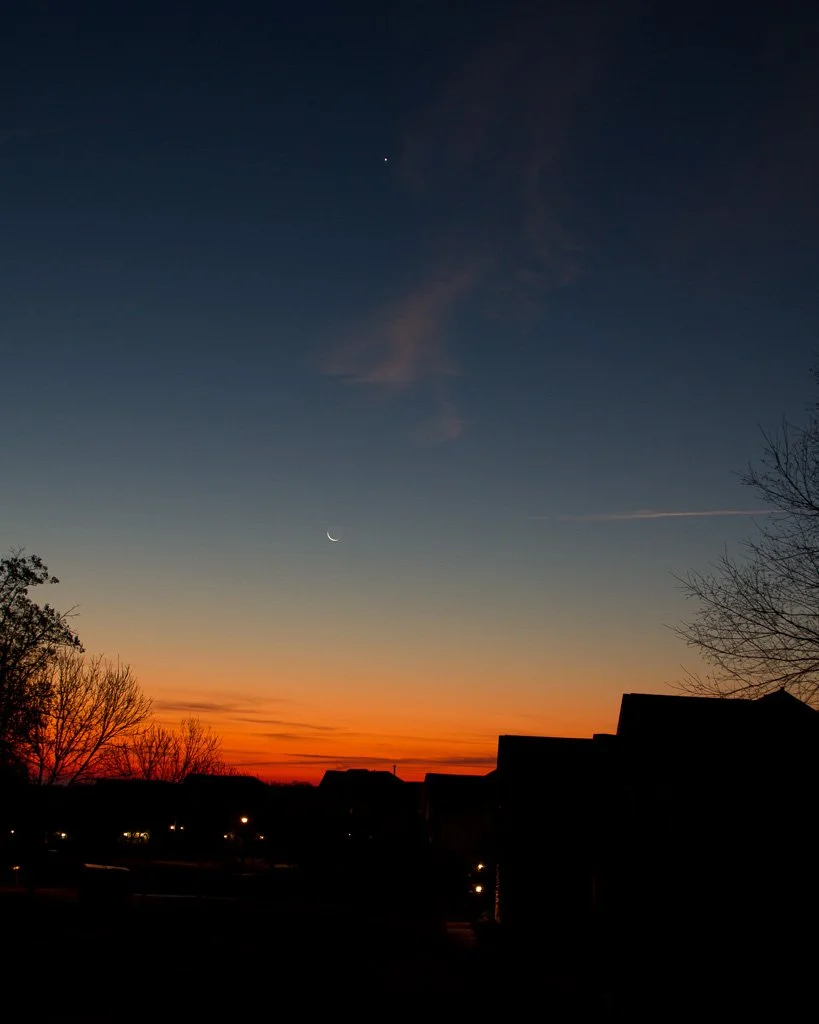 venus-over-crecent-moon-317-366_8180276168_o.jpg