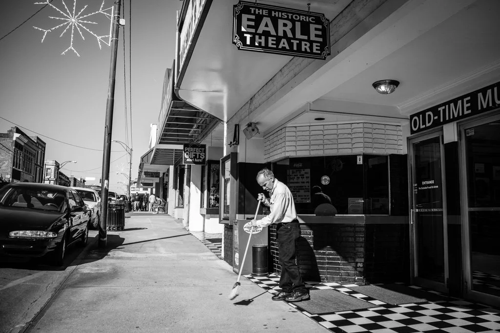 earle-theatre-329-366_8217144964_o.jpg