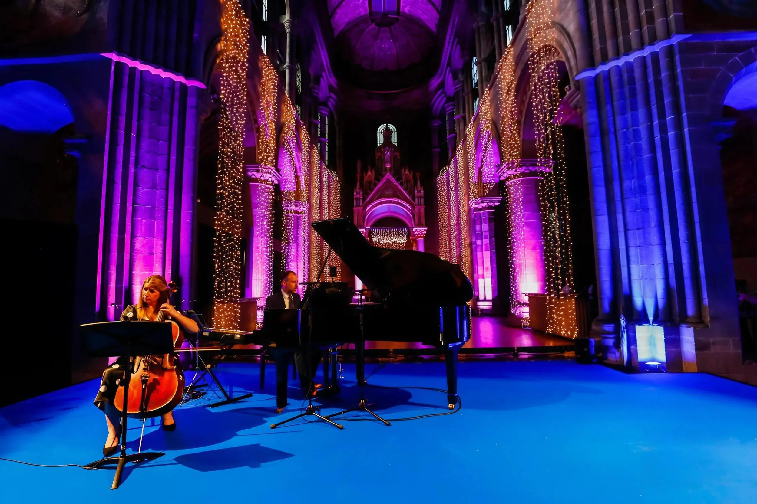 Agencia de contratación de artistas y músicos internacionales para eventos - Promusic Barcelona