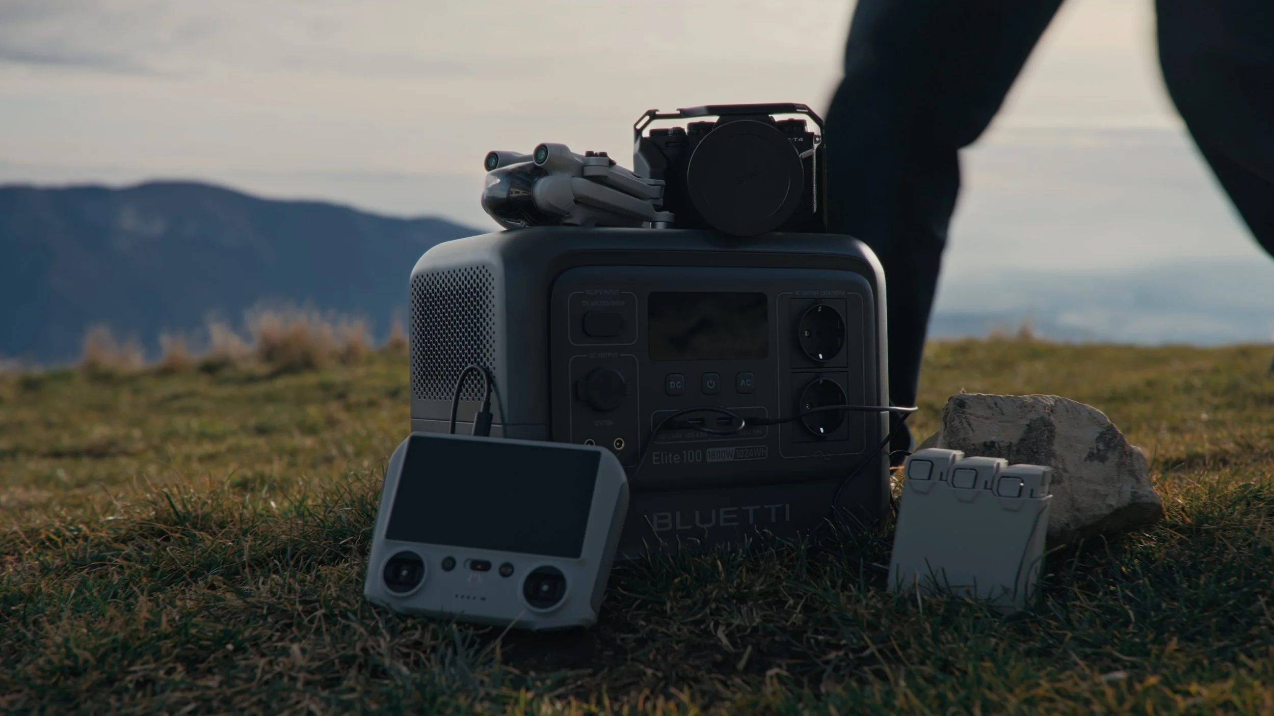 Charger 2 - Bluetti Commercial