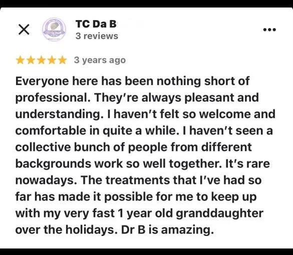 Five-star patient review, describing positive experience with the doctor's care and professionalism in the treatment of varicose veins.