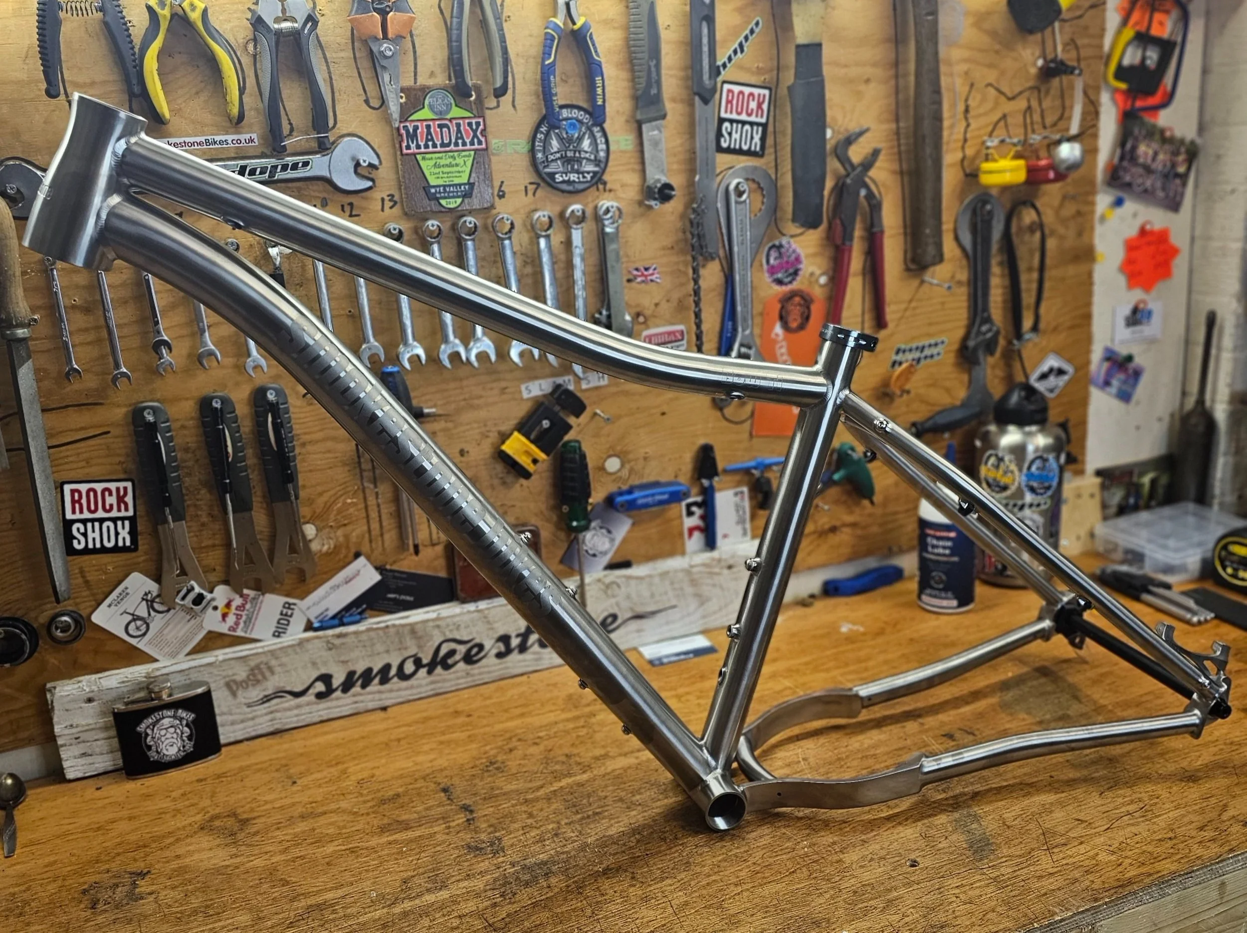 Detail of the Smokestone BowTi titanium frame