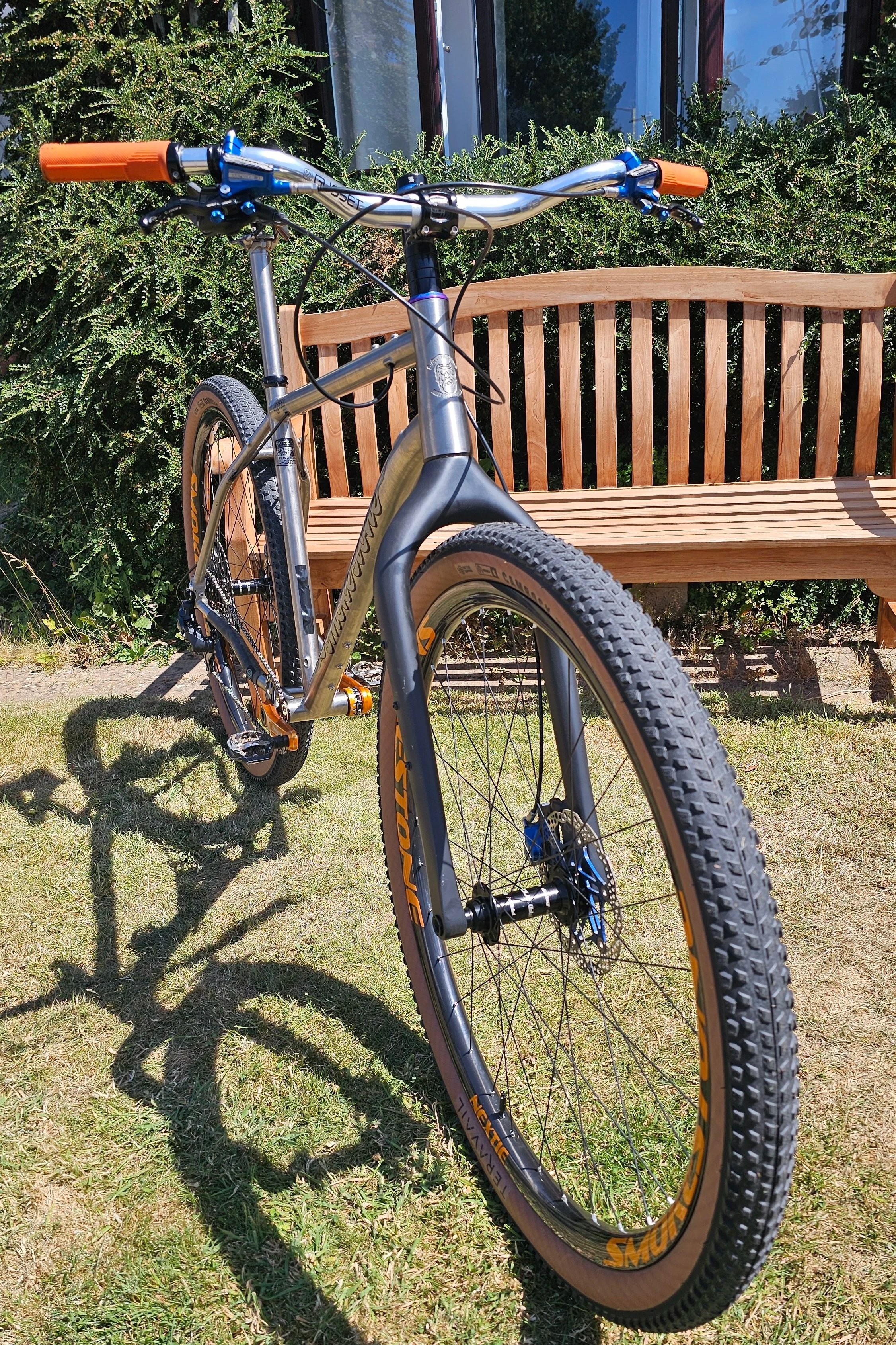 Smokestone Raven 32 prototype 32-inch mountain bike