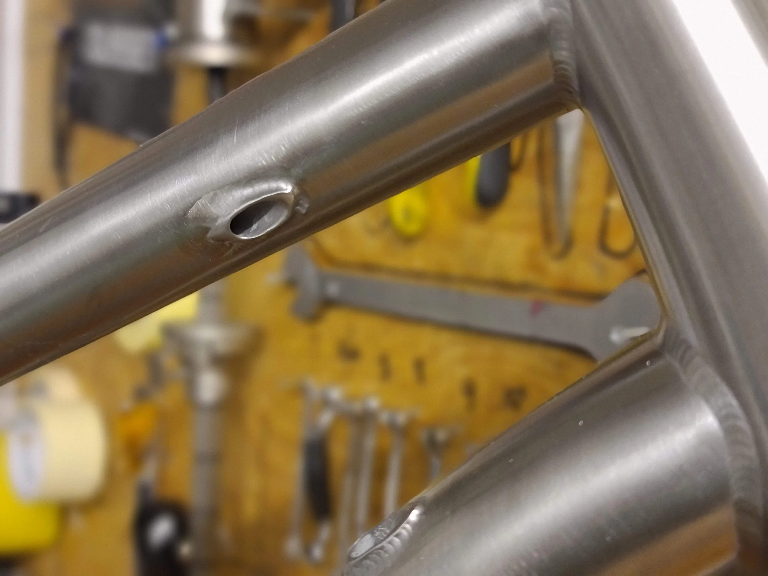 Smokestone Mr Harry titanium frame with internal cable routing
