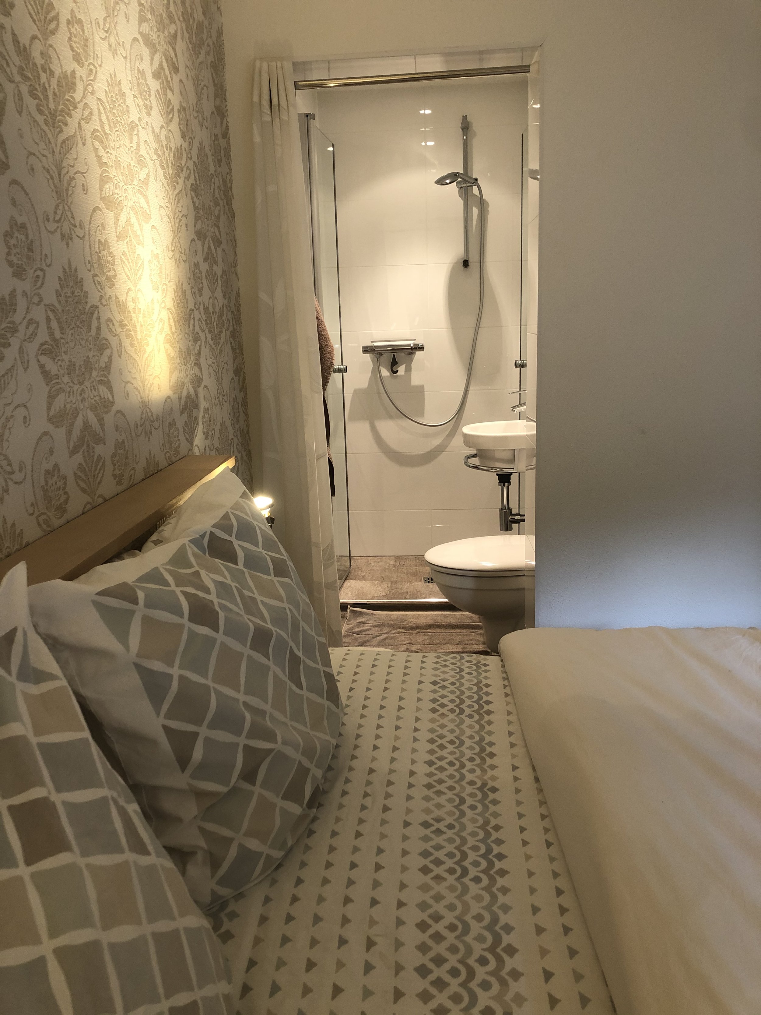 Zimmer inclusief Badezimmer 