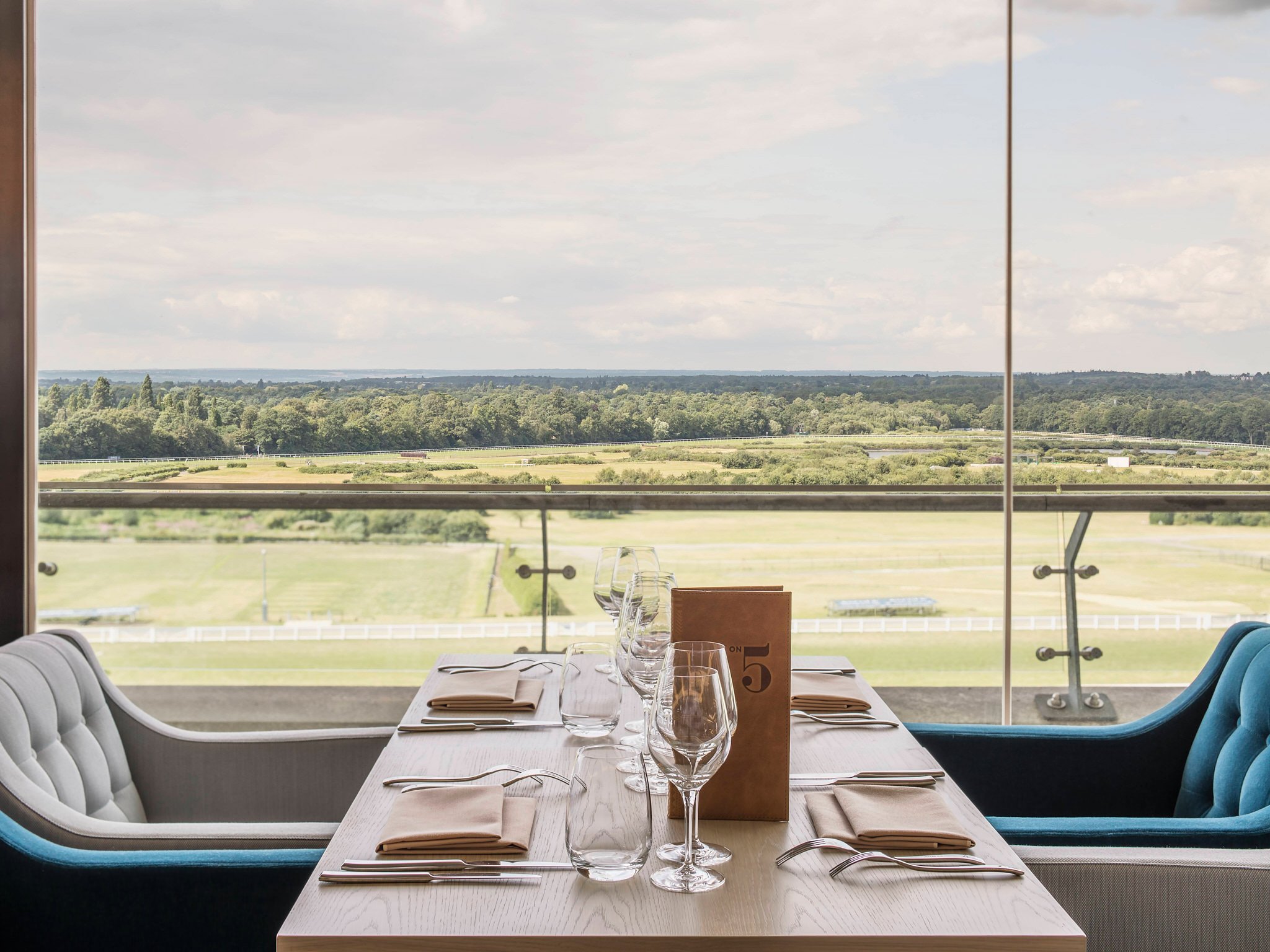 On 5 Restaurant Bar at Ascot Racecourse, photography by Premier Stadium Images