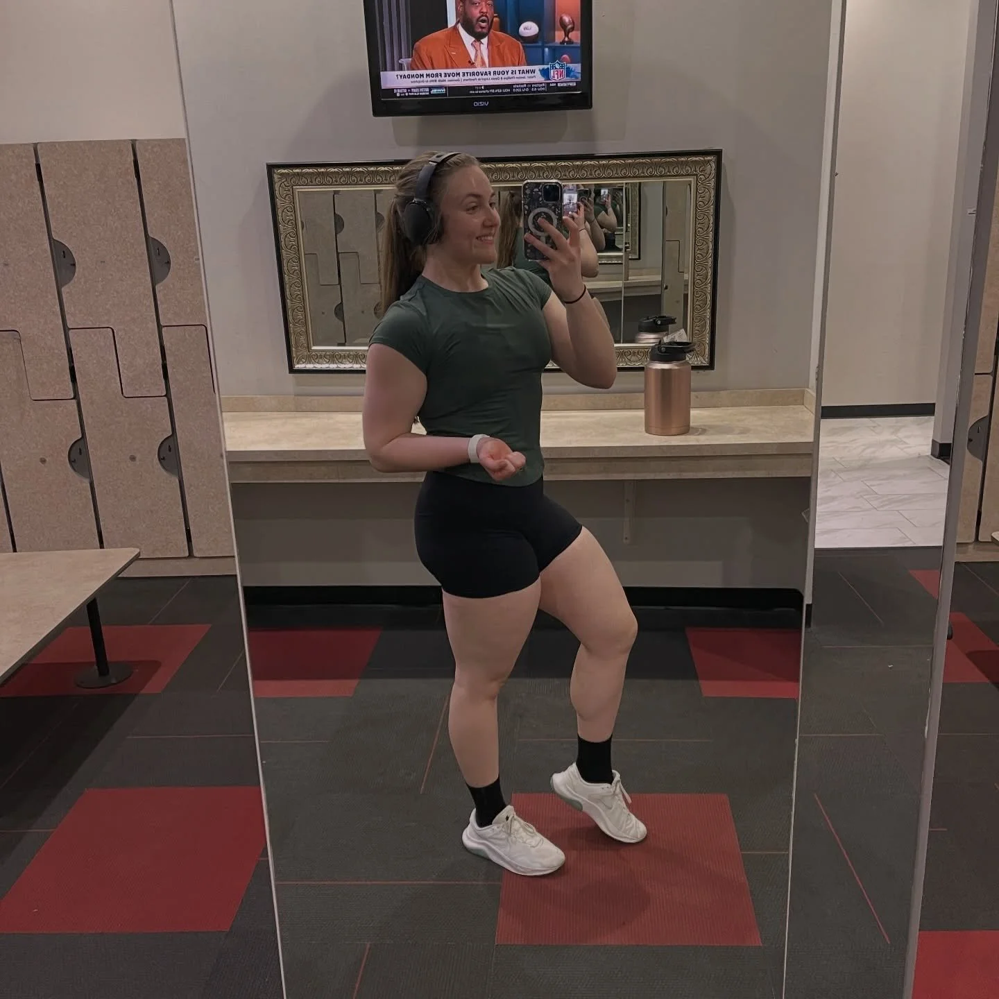 🍀Happy St. Patrick&rsquo;s Day ☘️ 

Definitely didn&rsquo;t wear green today except for my watch band, but that&rsquo;s ok.😌

Speaking of green&hellip;did you eat any today? 😝

Only using this obligatory song for today&hellip;

#stpatricks #lifest