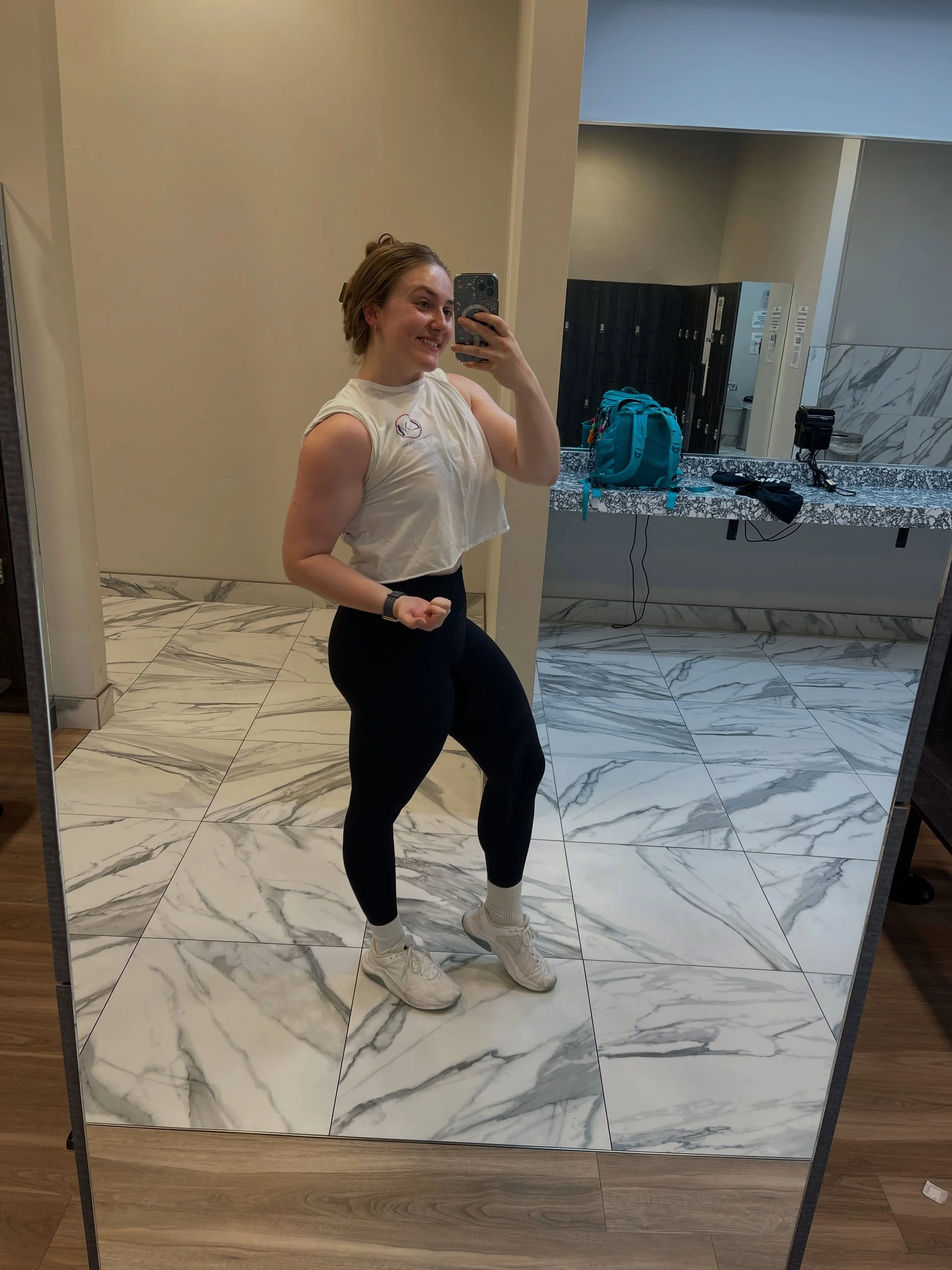 Just a little pump pic for the week 💪🏻 

Favorite day is definitely back day 😌🦋

#backday #workoutmotivation #gymgirls #fitnesscoach #gymfyp