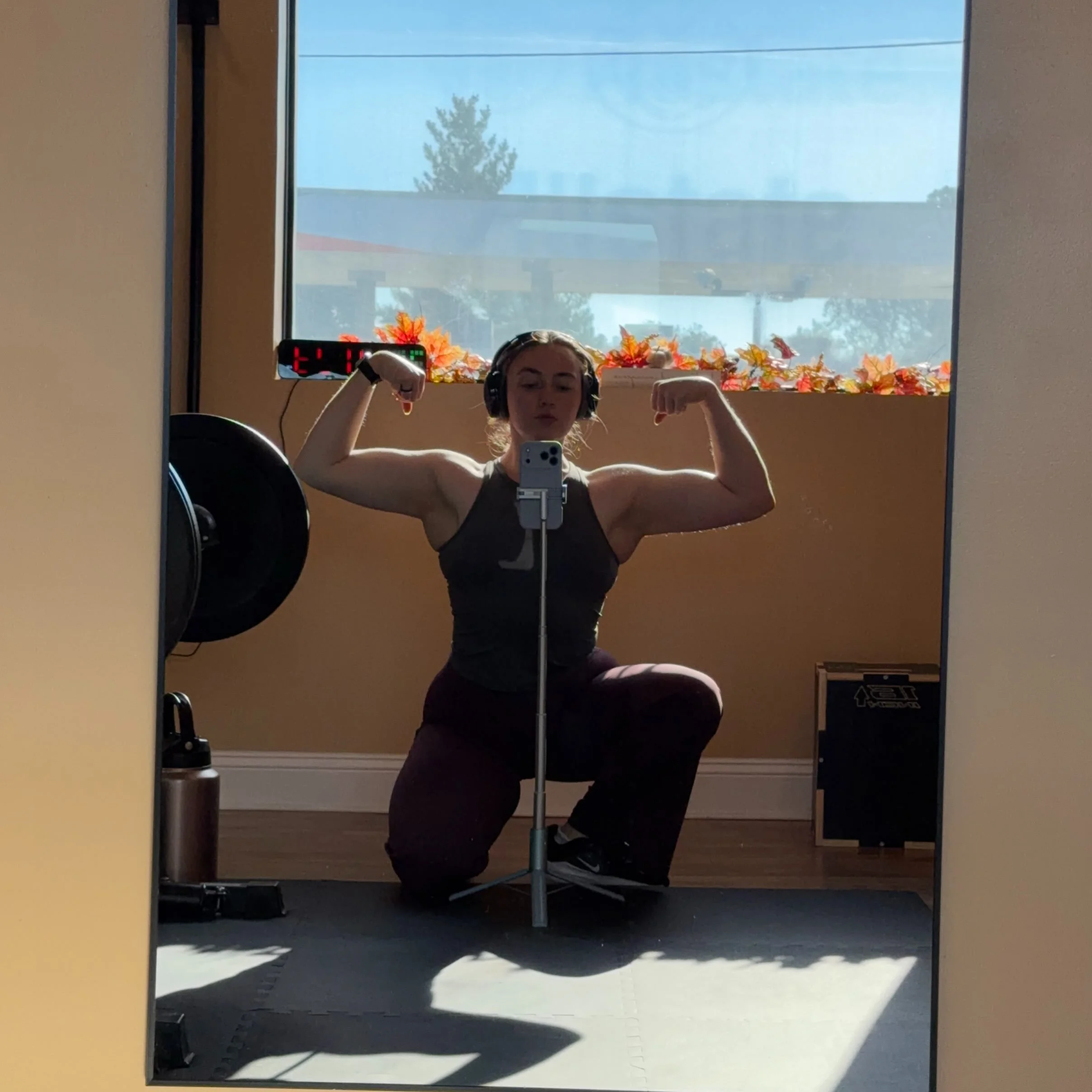 Gym lighting score 👀💪🏻💕

#girlswholift #gymgirls #flex #upperbodystrength #backday