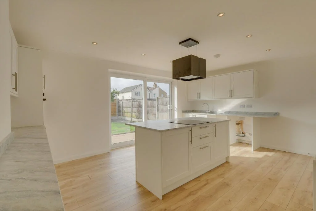 Kitchen 1.jpg
