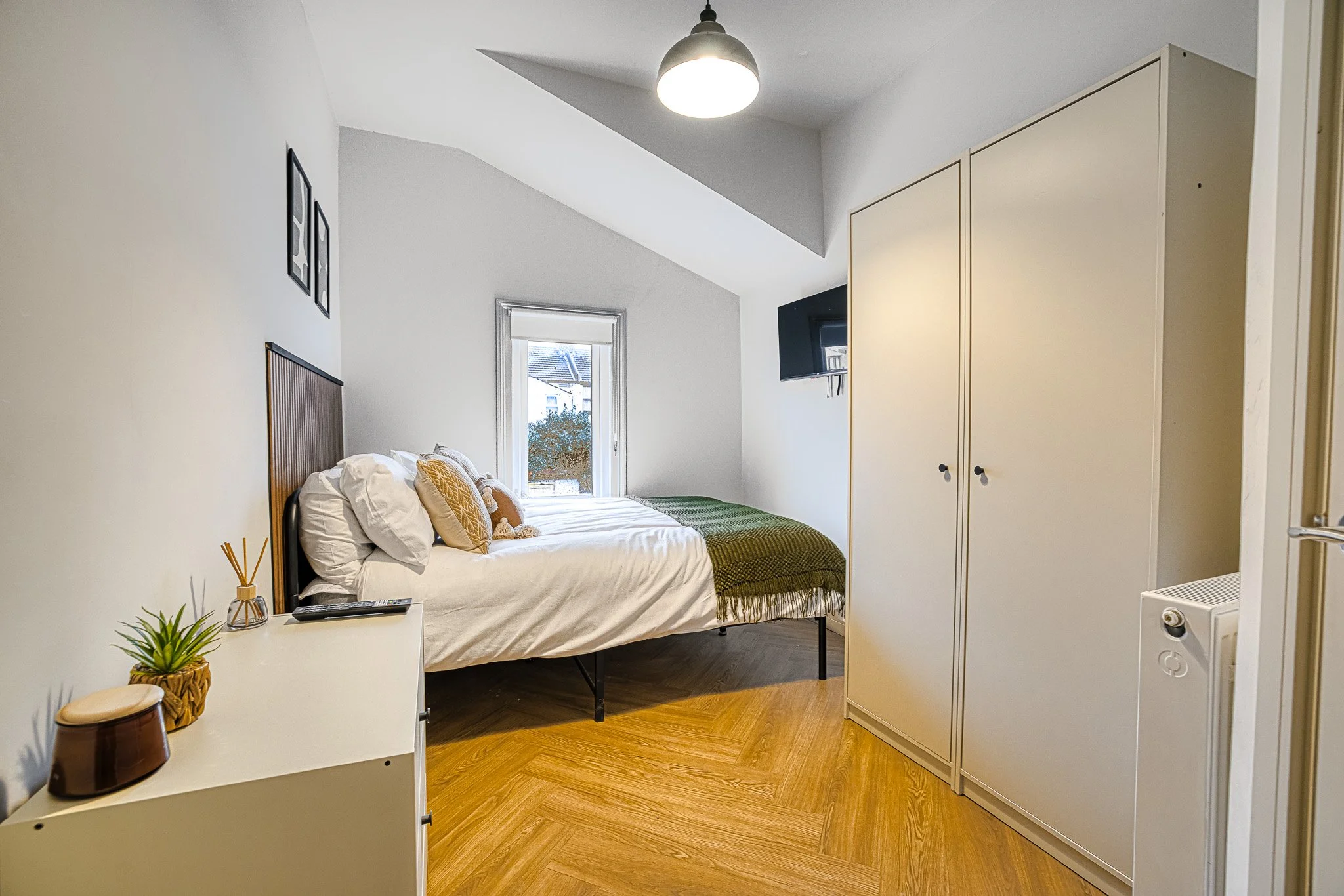 TO LET - ROOM, Priestfield Road, Gillingham, ME7