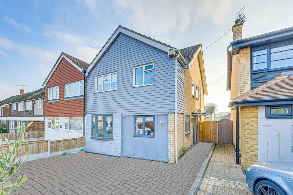 Oakhurst Road Rayleigh, Essex SS6
