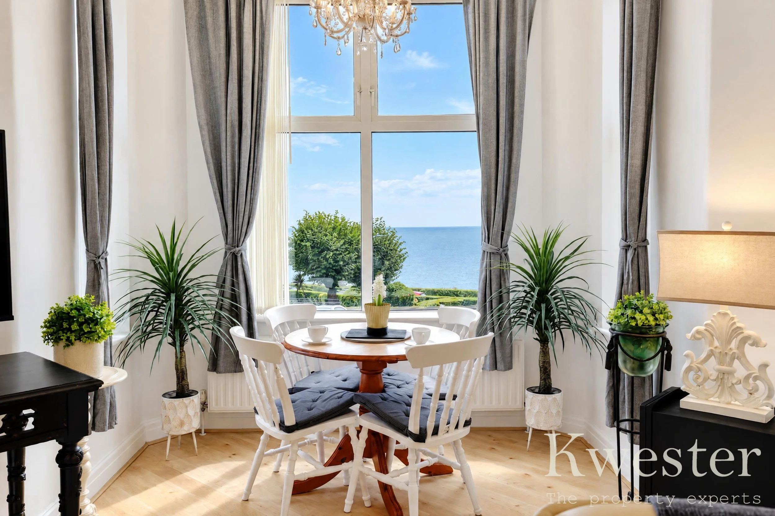 TPM07 - Dining room (watermarked).jpg