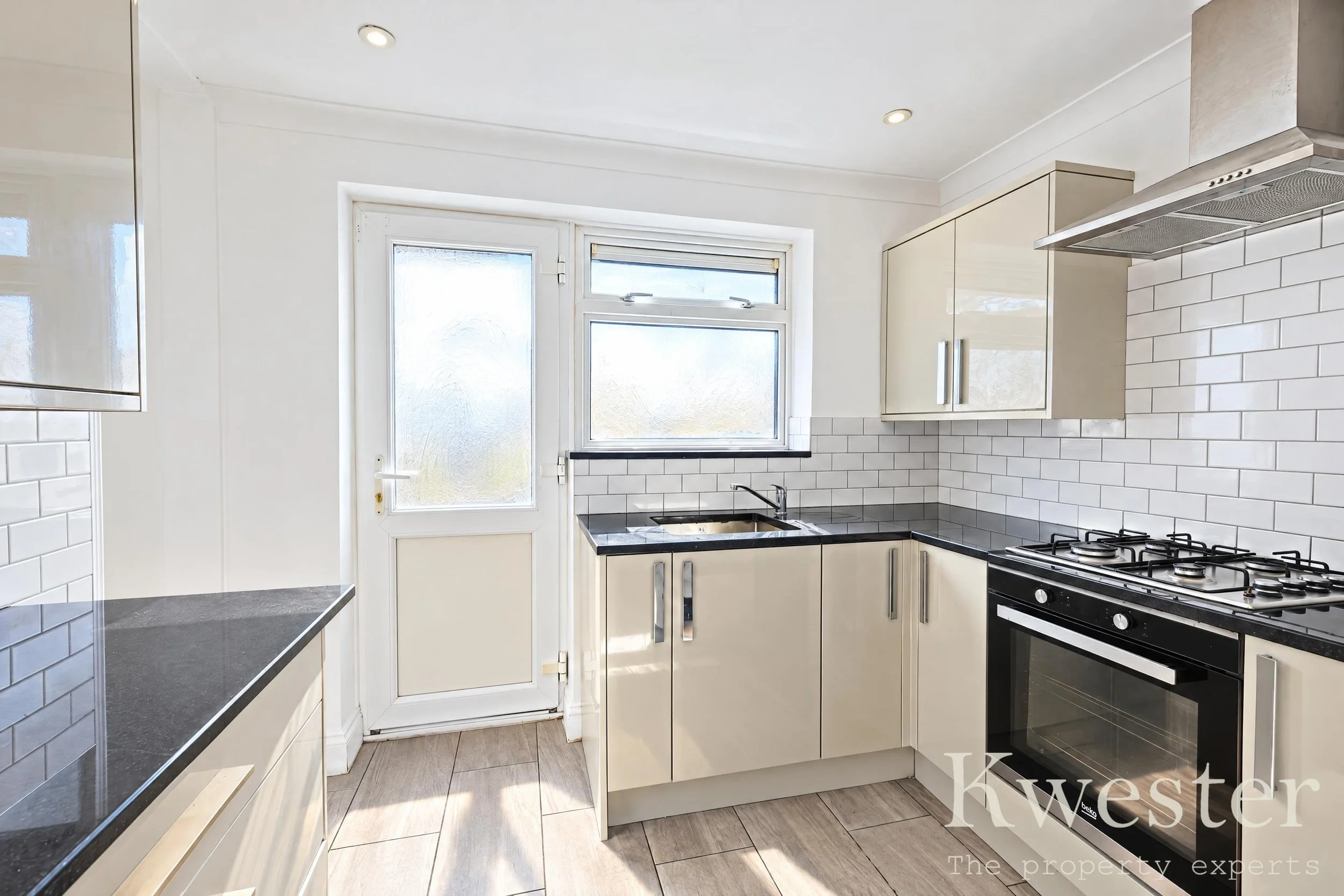 TPM10 - Kitchen (watermarked).jpg